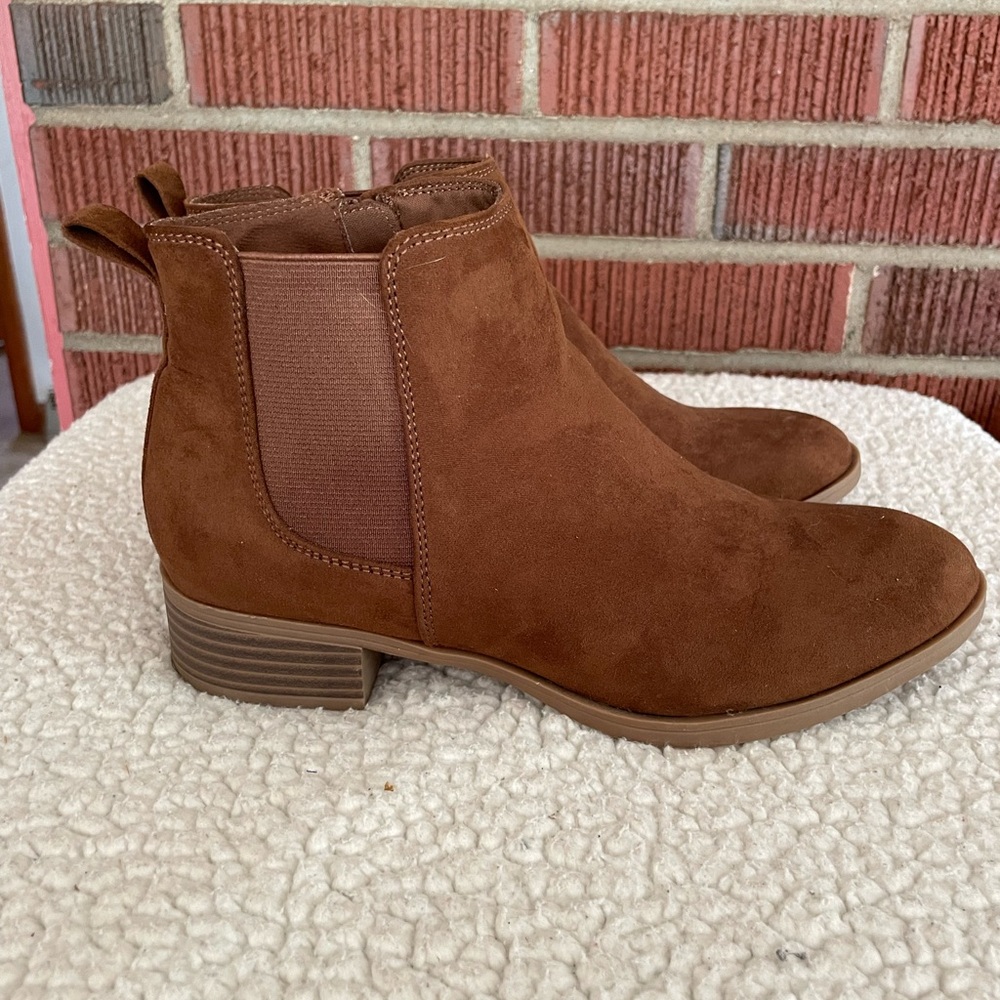 SO FAUX SUEDE BOOTIE WOMENS SIZE 8.5